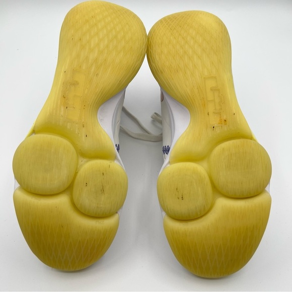 Men’s Nike Lebron Witness 5 Summit
White/bronze Men's Basketball Shoes - Picture 6 of 7